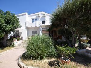 Nice apartment with balcony and sea view 