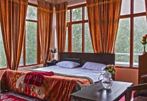 Photo of The Nun-Kun Res