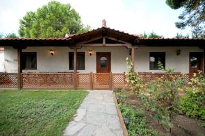 Haus Platanos Apartments & Bungalows by the Sea Halkidiki Greece