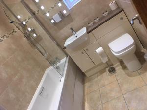 Llys y Barnwr - Judges Court