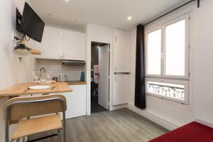 Studio Apartment room in Studette de charme neuve proche invalides (D02)