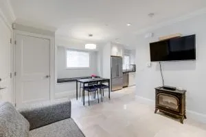 New Urban Modern Main Street House - ريتشموند