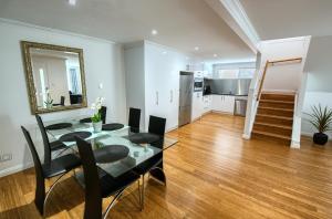 Pelicans Albany Middleton Beach