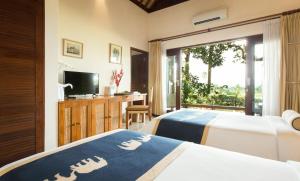 Mason Elephant Lodge