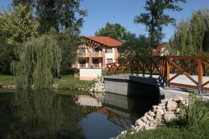 Zichy Park Hotel, Hotels - Bikács