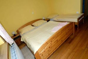 Apartment - Ground Floor room in Apartment House Koprivnik