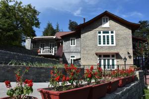 Deodar Manor - Guest House Khajjiar