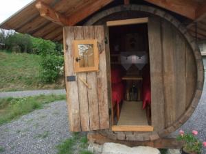 Maisons d'hotes Domaine du Grand Cellier - Insolite en Savoie : photos des chambres