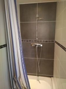 Studio avec piscine à 2 pas de la plage