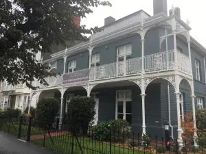 Llys y Dderwen - Oak Court - Aberystwyth