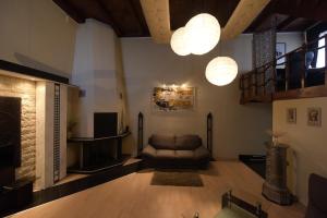 H & V Residence - Split Level Apartment