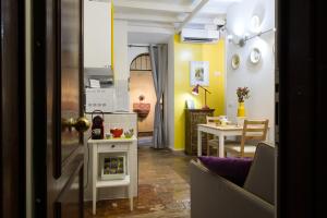 STELLA'S APARTMENT IN MONTI