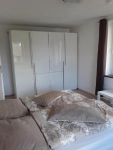 Orange Sun Apartment