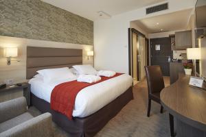 Hotels Kyriad Prestige Lyon Est - Saint Priest Eurexpo Hotel and SPA : Chambre Double
