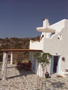 Karades Houses Medusa