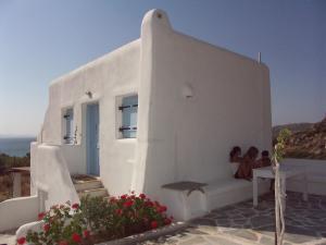 Karades Houses Medusa Naxos Greece