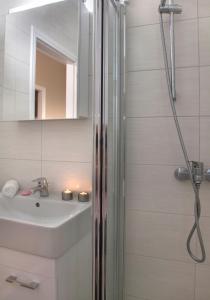 Apartment with Terrace room in Leonidas Loft in the heart of Athens by GHH