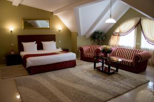 Spacious Studio Suite room in Premier Hotel