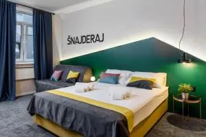 Stay Swanky Hostel - Blato