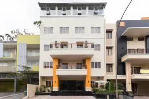 RedDoorz Plus @ Boulevard Residence BSD - 当格浪