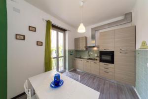 house LeoMar di Maria