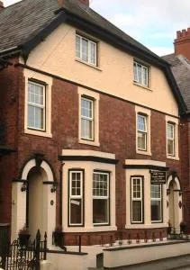 Holly Tree Guest House - Callow