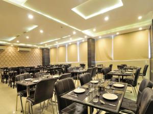 Hotel Sky Rich International - Just a min walk from Karol Bagh Metro Station