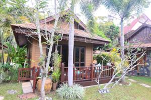 Viang Yonok Hotel, Restaurant, Sports Club