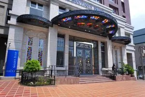 Golden Tulip RS Boutique Hotel-Tainan - Юнкан