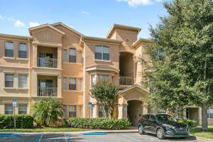 Three-Bedroom Townhouse room in Flora Villa