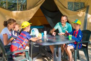 Campings Camping RCN Belledonne : photos des chambres