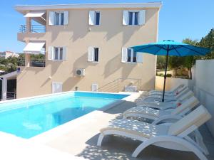 Apartments Villa Laguna with pool