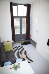 hip & stylish apartment in center, near trainstation, 15 min walk