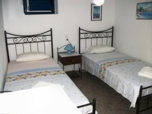 Floras Rooms and Studios Anafi-Island Greece