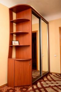 Apartment on Petropavlivska 90