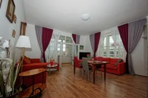 Spacious Prague View Apartment - Praha