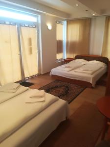 Hotel Rózsa Csárda Bungalow & Caravan Park