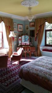 Superior King Room room in Castle Vale House