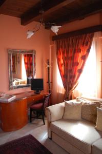 Suite with Lake View
