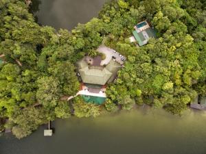 Laguna Quexil, Desarrollo de Tayasal Flores, Petén, Guatemala.