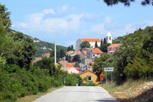 Apartments and rooms with parking space Cunski, Losinj - 2498