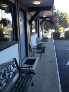 Departure Bay Motel