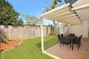 Oomoo 27a - 4 BDRM Home - Close to Beaches