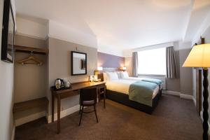 Standard Twin Room room in Innkeeper's Lodge Hornchurch