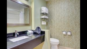 Queen Room with Two Queen Beds - Non-Smoking room in Baymont by Wyndham Kingston Plymouth Bay