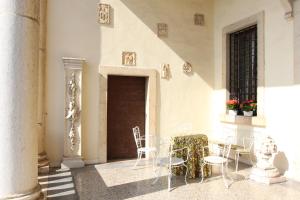 LA SERENELLA West Wing