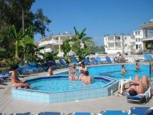 马里亚纳酒店 - Katastárion