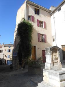 Maisons de vacances La Maison derriere la Fontaine : photos des chambres