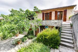 Maisons de vacances LA BERGERIE, ROCBARON : photos des chambres