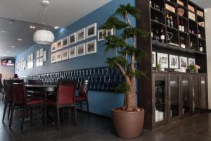 Feira Hostel & Suites